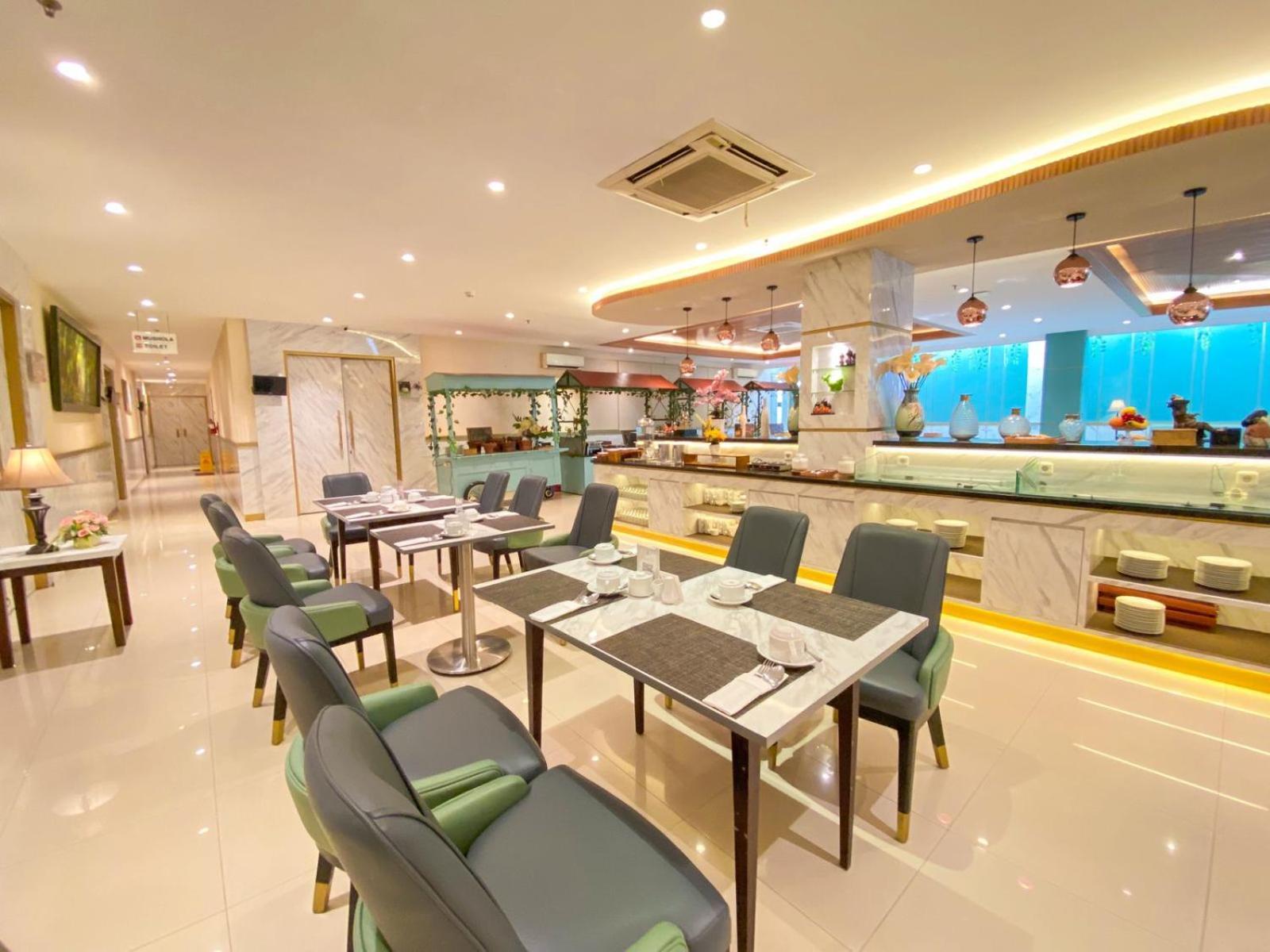 Luxury Malioboro Hotel Yogyakarta Exteriör bild