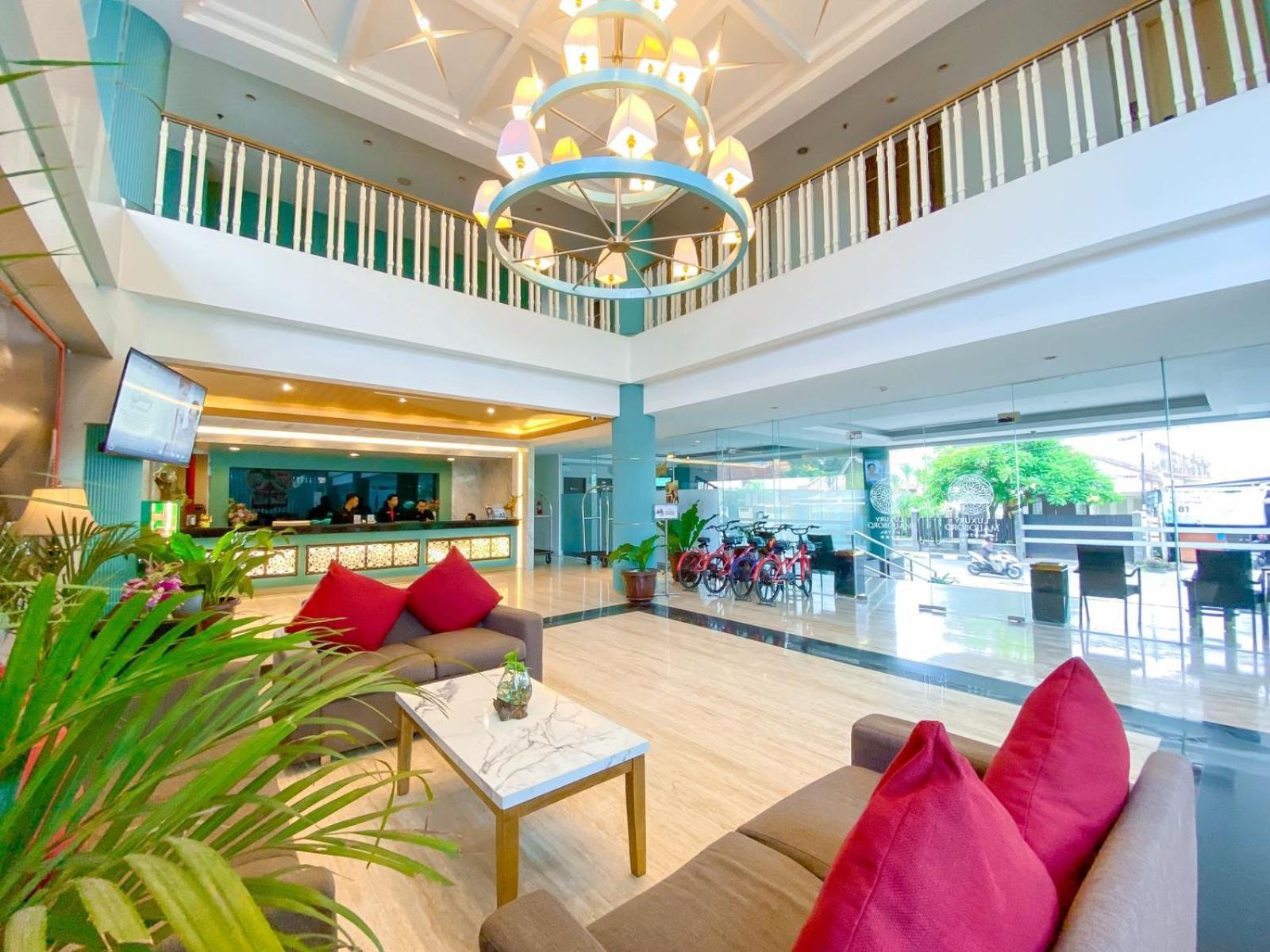 Luxury Malioboro Hotel Yogyakarta Exteriör bild