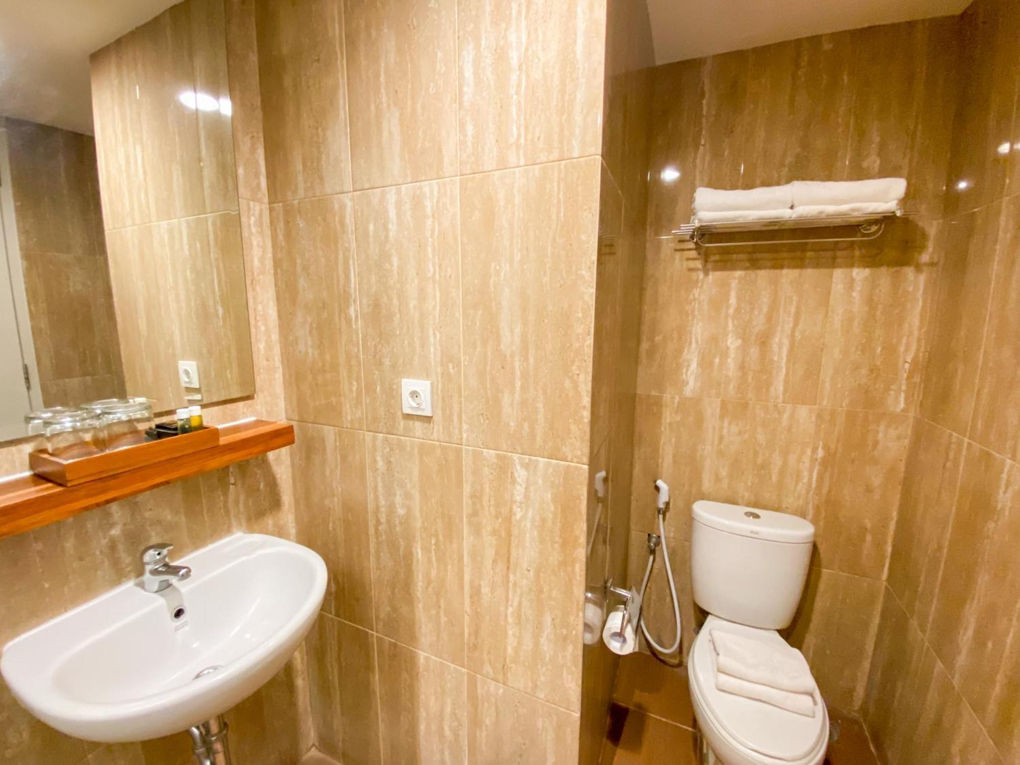 Luxury Malioboro Hotel Yogyakarta Exteriör bild