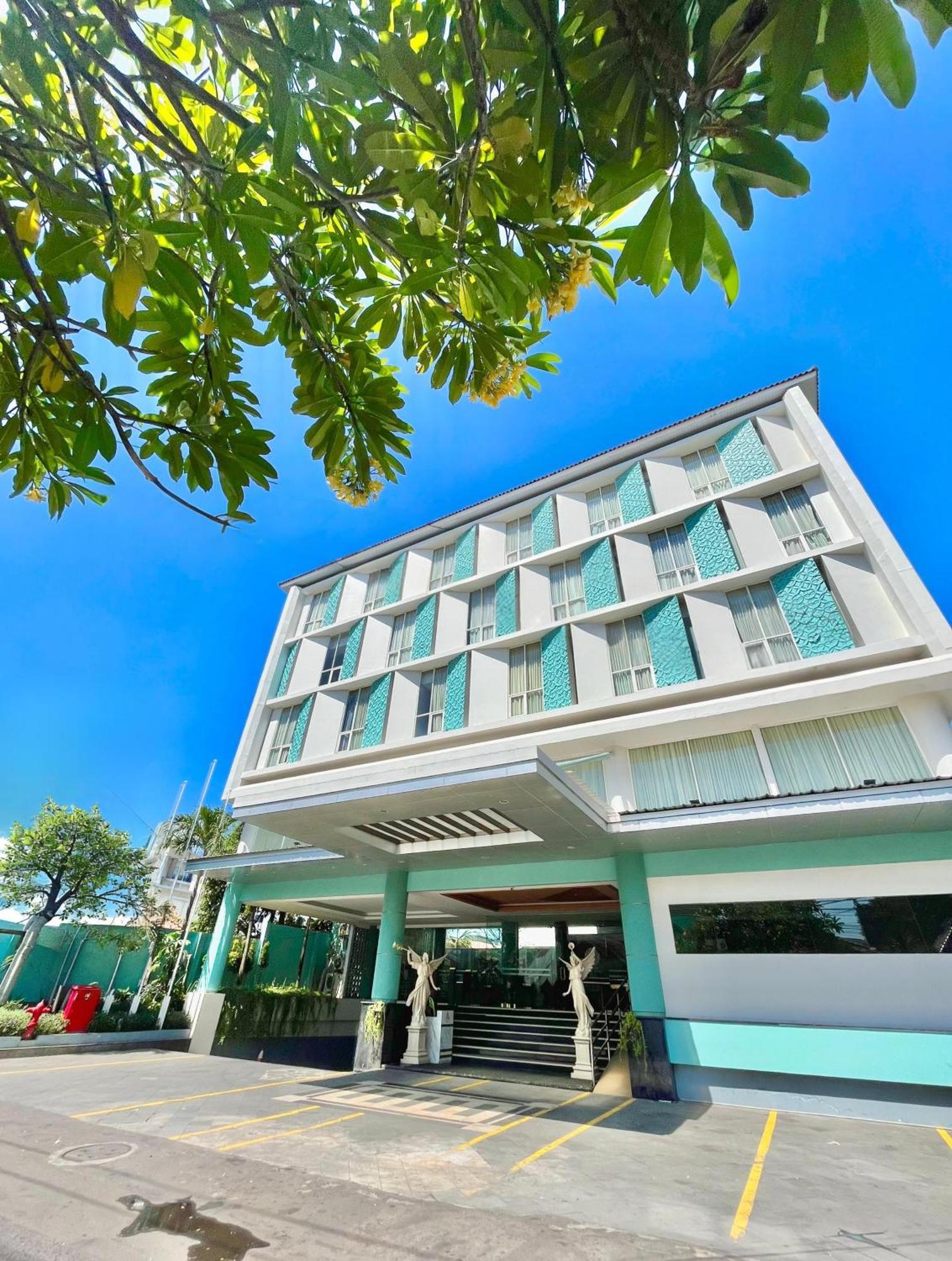 Luxury Malioboro Hotel Yogyakarta Exteriör bild