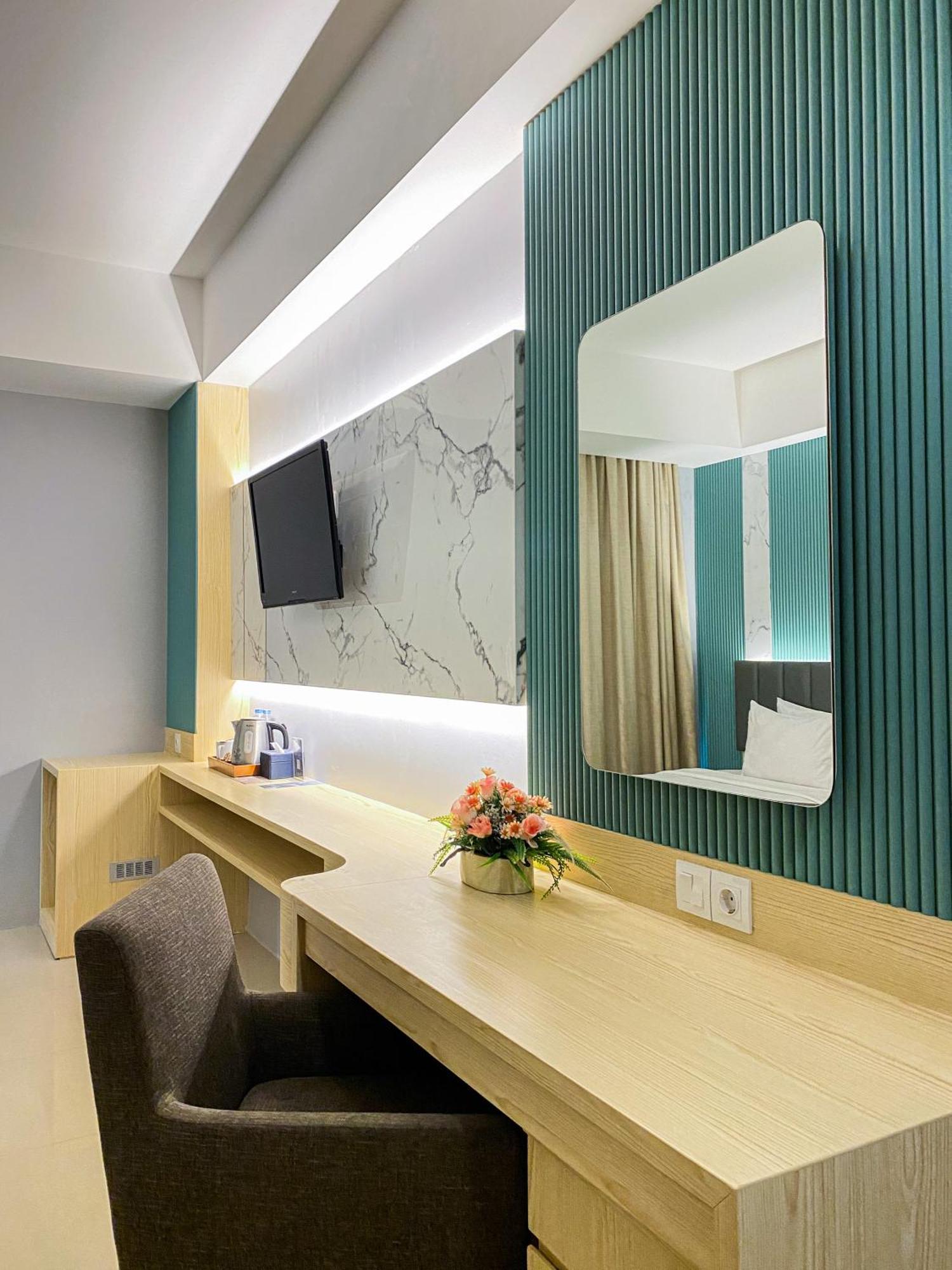 Luxury Malioboro Hotel Yogyakarta Exteriör bild