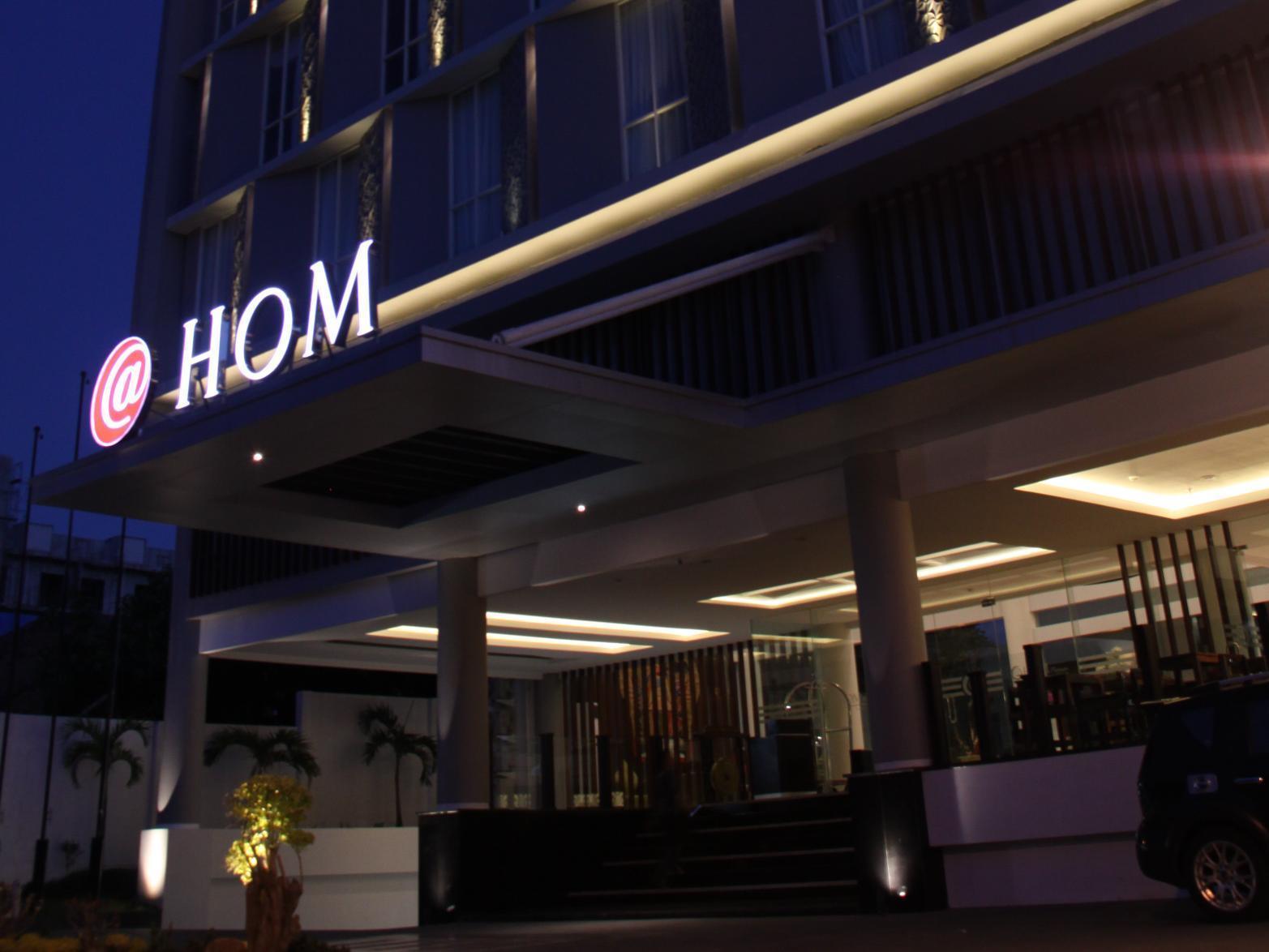 Luxury Malioboro Hotel Yogyakarta Exteriör bild
