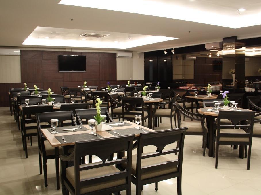 Luxury Malioboro Hotel Yogyakarta Exteriör bild