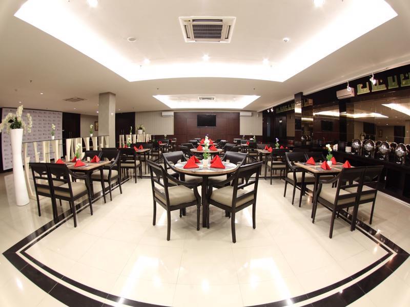 Luxury Malioboro Hotel Yogyakarta Exteriör bild