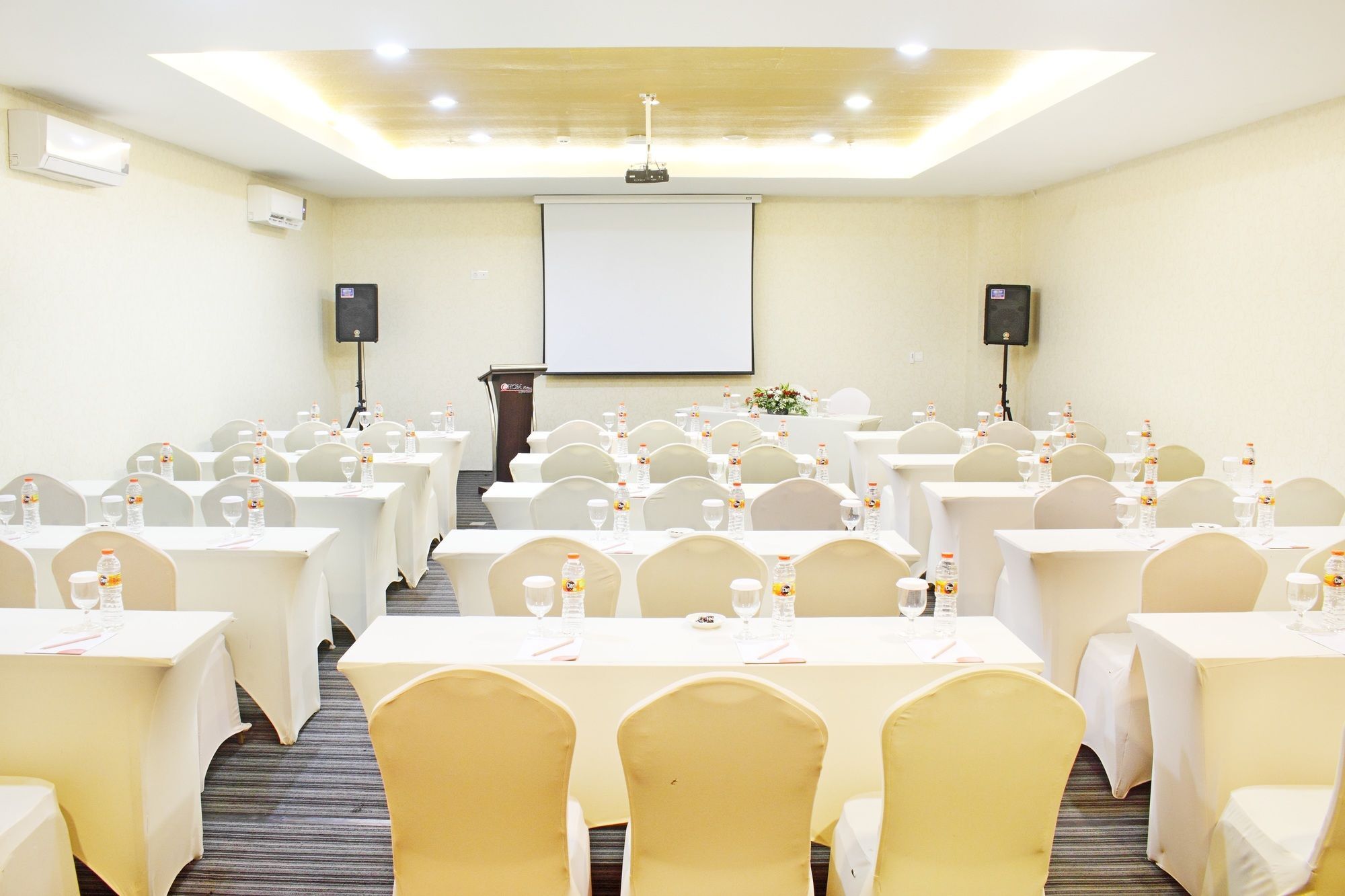 Luxury Malioboro Hotel Yogyakarta Exteriör bild